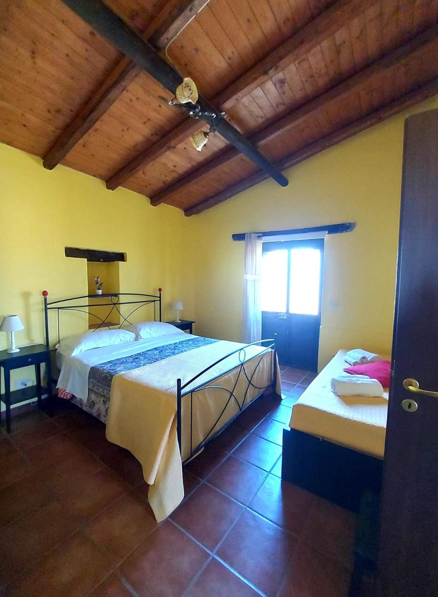 Villa Nadira จีอาร์ดีนี นักซอส ภายนอก รูปภาพ